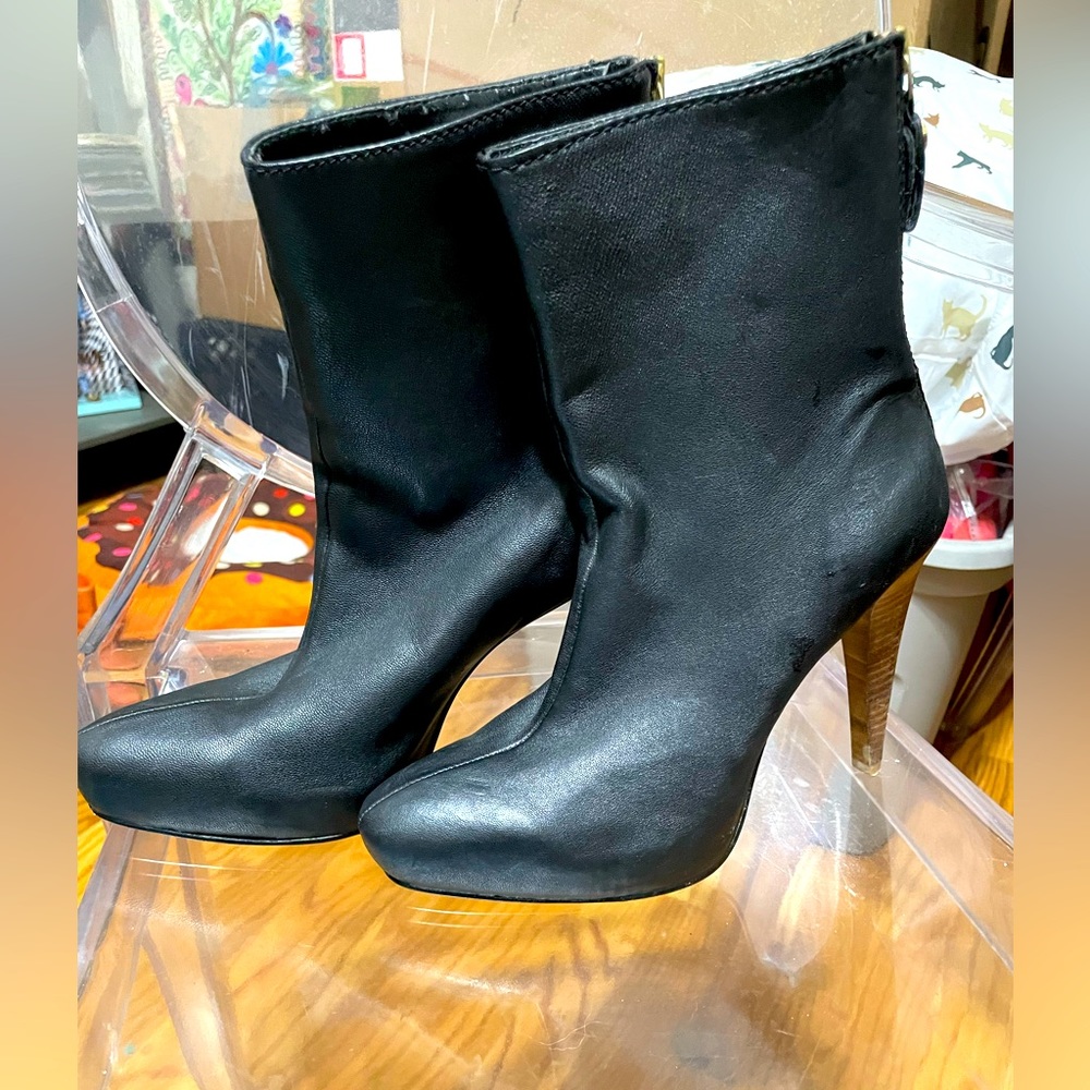 Calvin Klein Collection Stiletto Black Leather “Jennie” Size 7